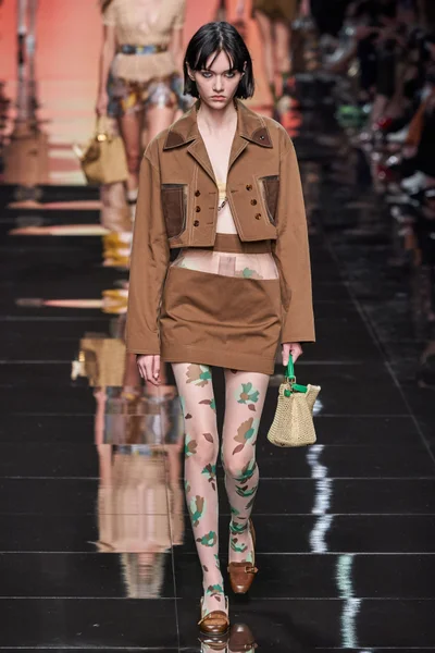 Look 26